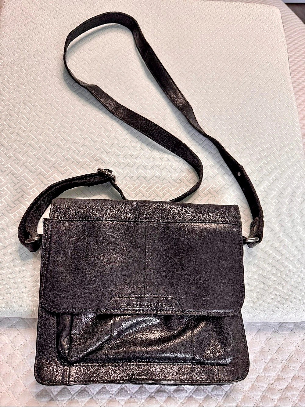 Spikes and Sparrow Leather Black Crossbody Bag